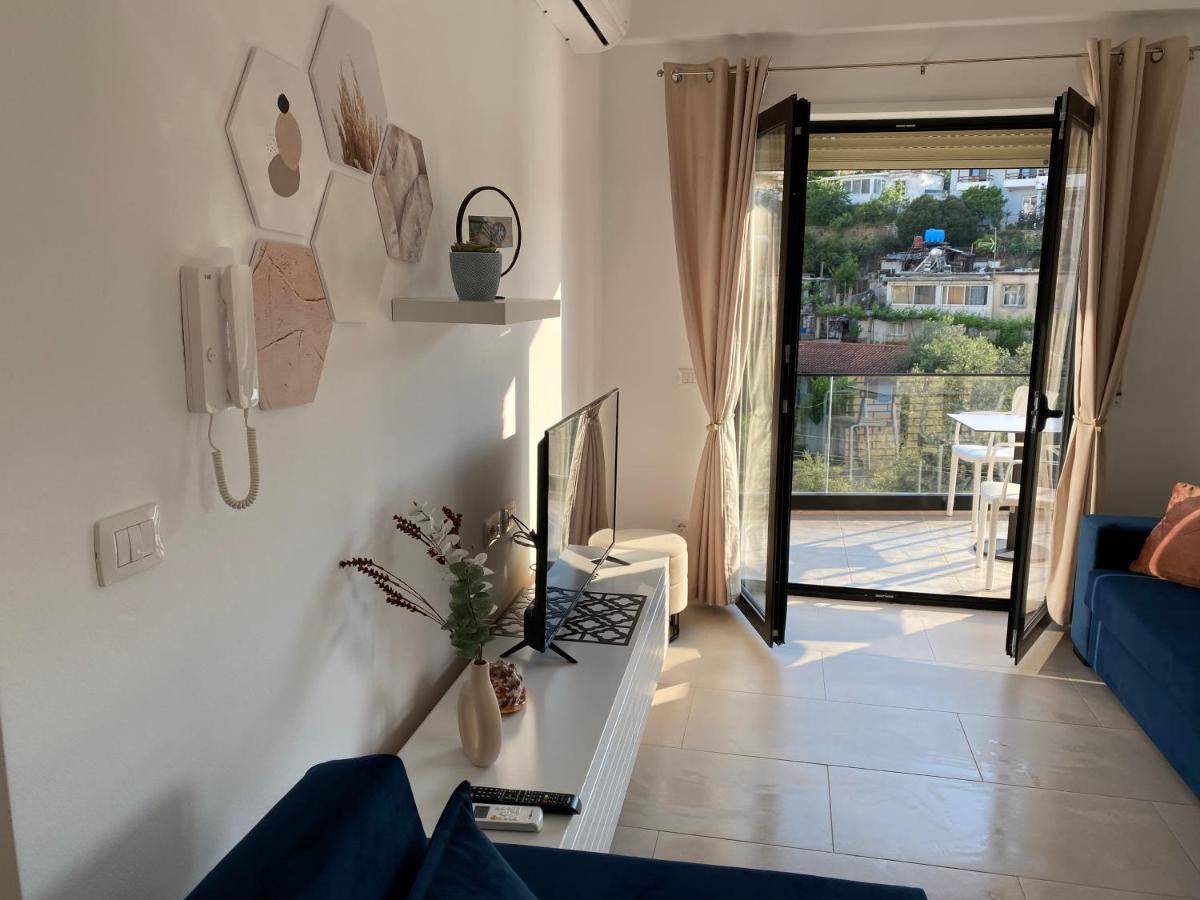 Apartment Artemis Himarë Eksteriør billede