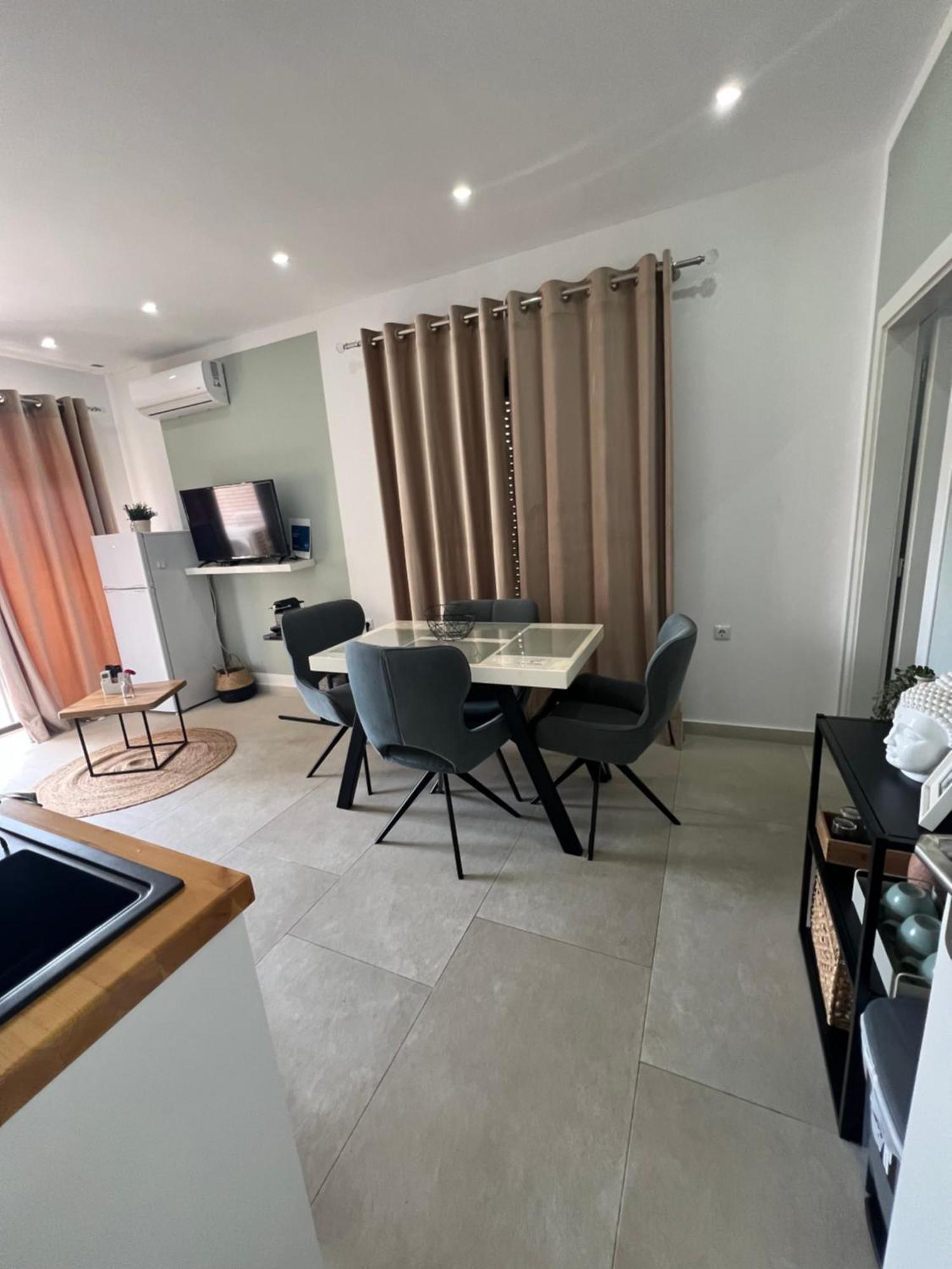 Apartment Artemis Himarë Eksteriør billede